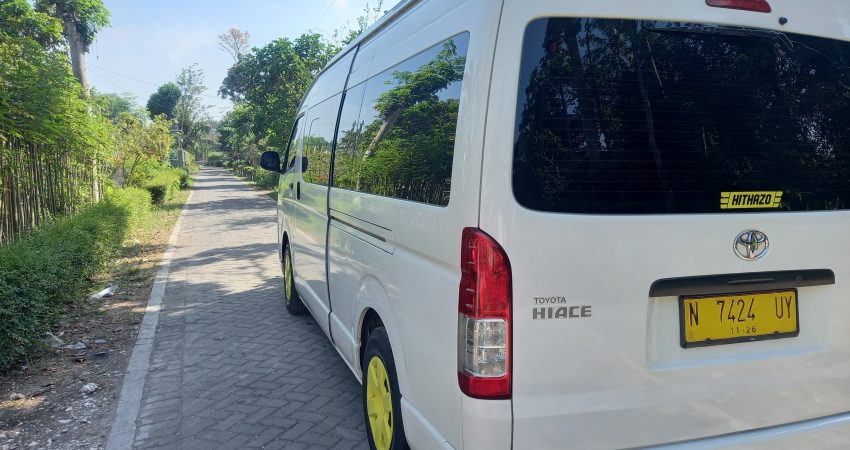 https://Yellowholidaytravel.com
